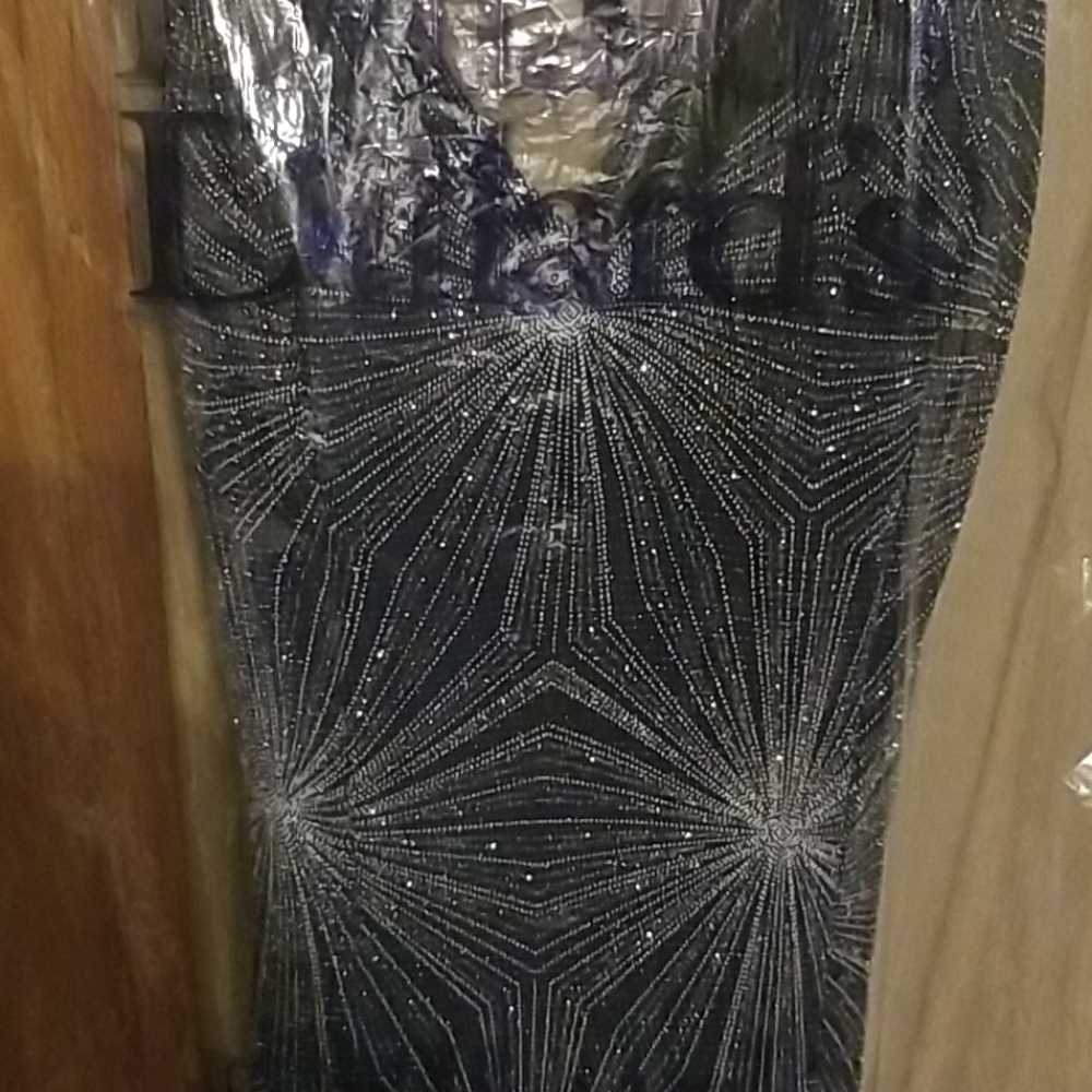 Dress - Picture 2 of 3